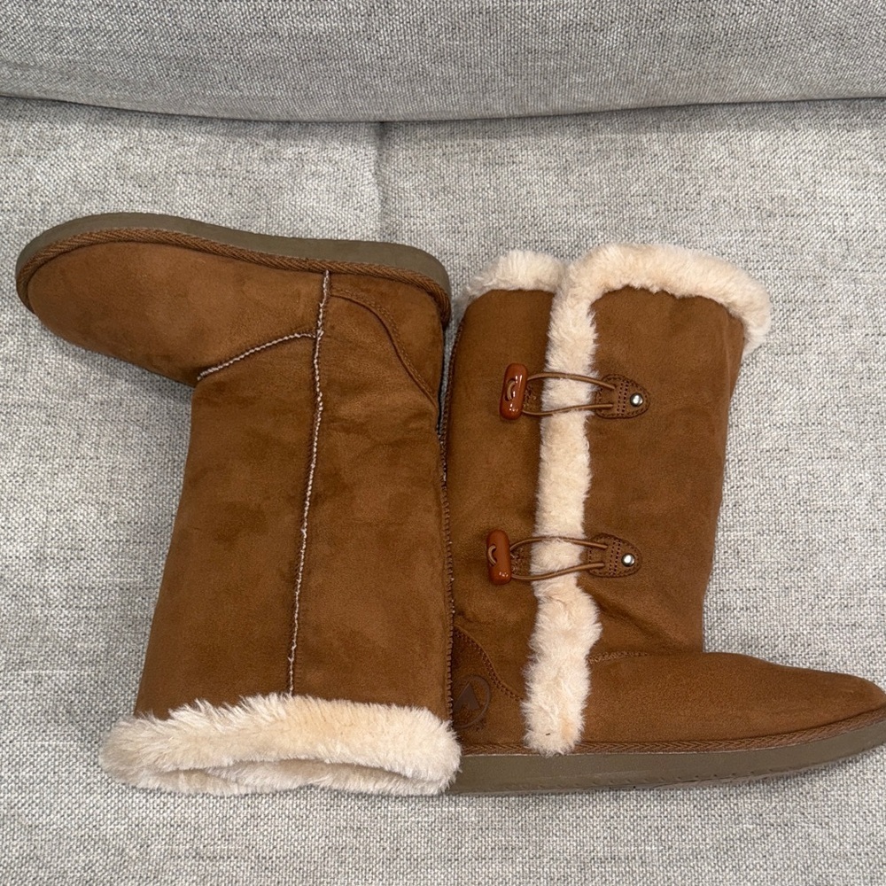 NWOT Cozy tan faux fur Lined suede like tall Boots